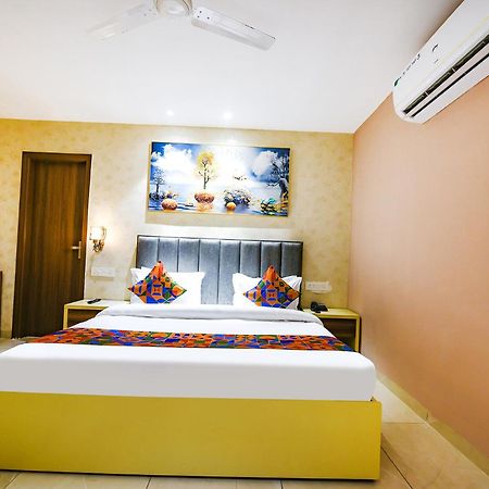 Fabhotel Supreme Suites ลูดิฮานา ภายนอก รูปภาพ