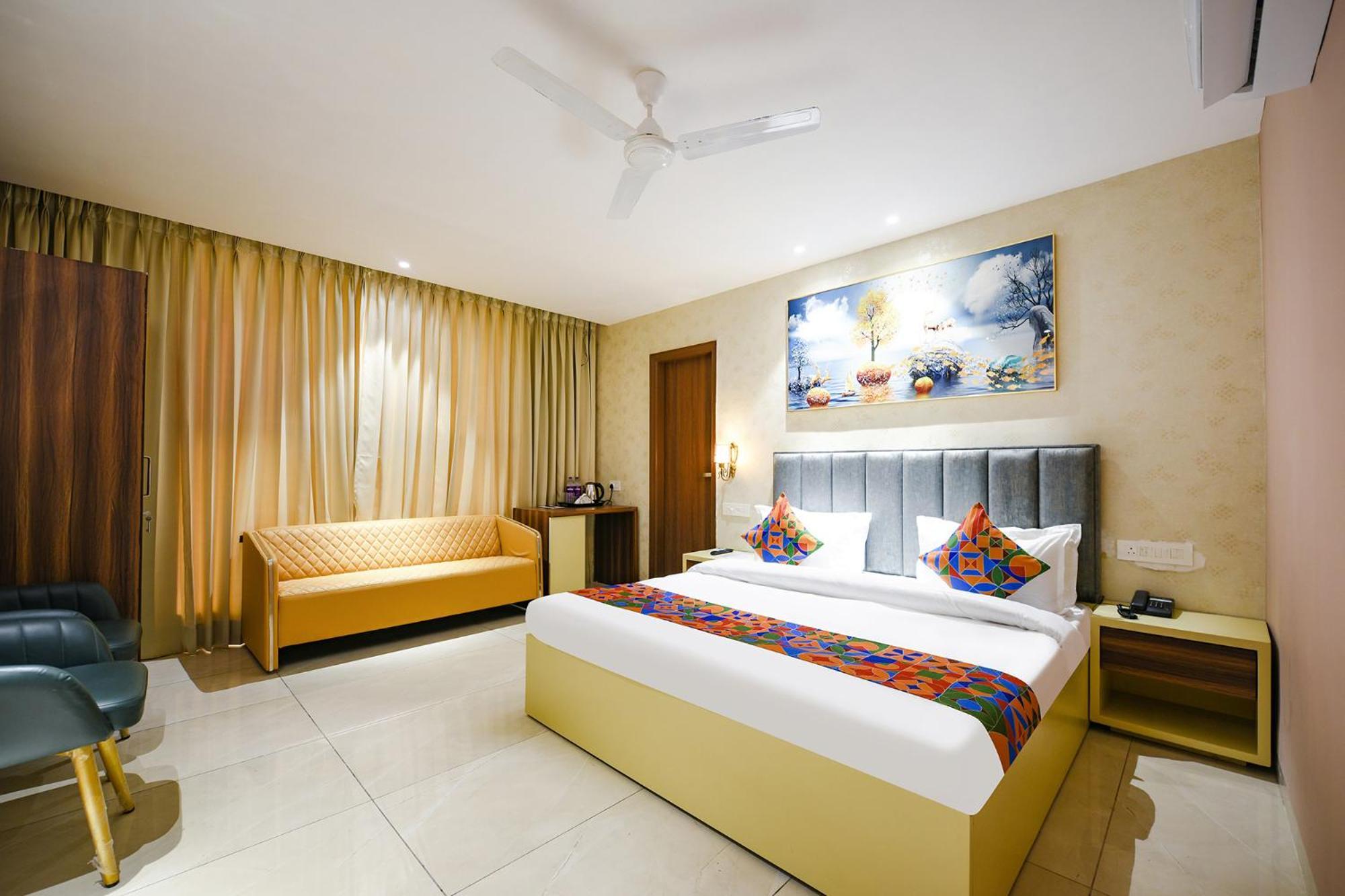 Fabhotel Supreme Suites ลูดิฮานา ภายนอก รูปภาพ