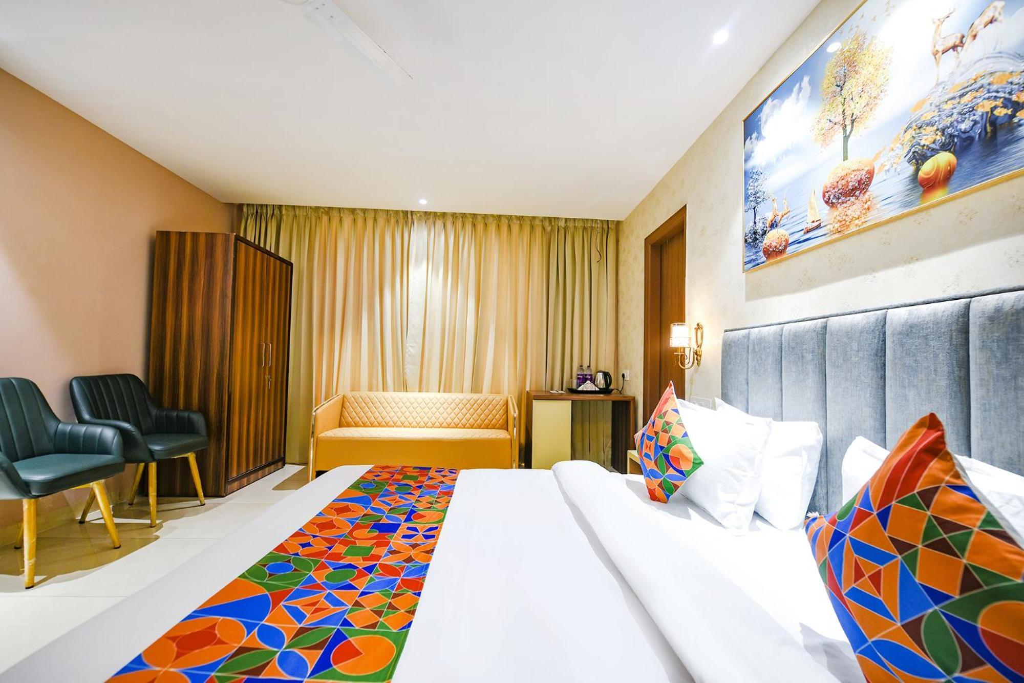 Fabhotel Supreme Suites ลูดิฮานา ภายนอก รูปภาพ