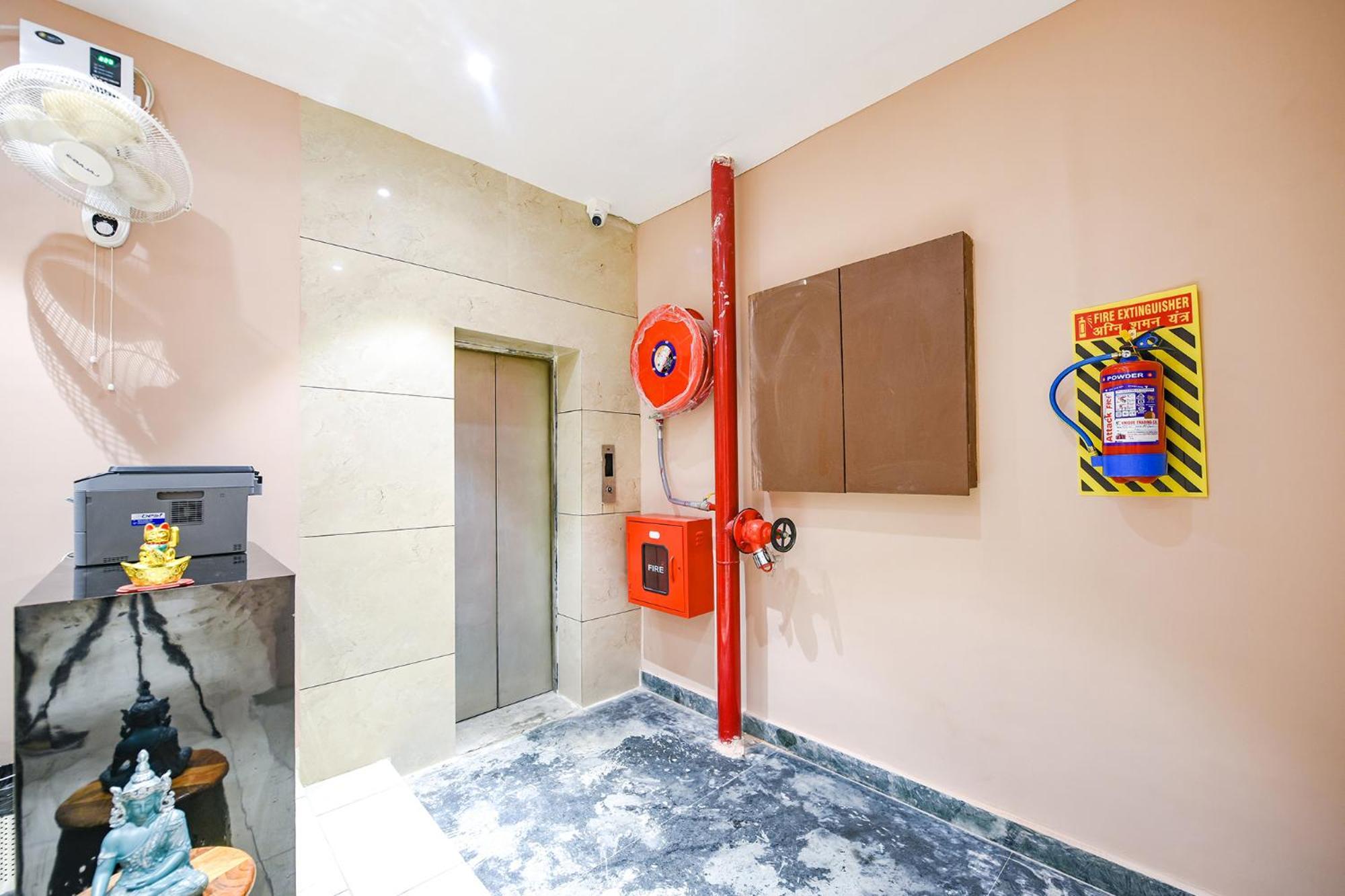 Fabhotel Supreme Suites ลูดิฮานา ภายนอก รูปภาพ